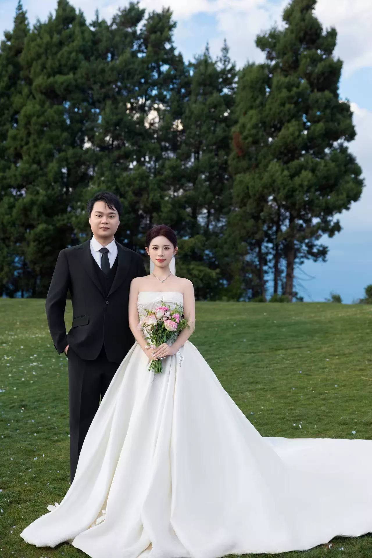 吴琦与路瑞英婚纱照